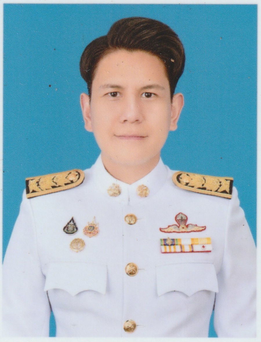 นายณัฐพงษ์ คิดรอบ